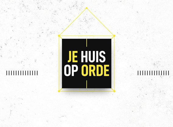 Afbeelding van het tv-programma Je Huis Op Orde, waarin een professionele organizer een woonkamer transformeert tot een georganiseerde en opgeruimde ruimte